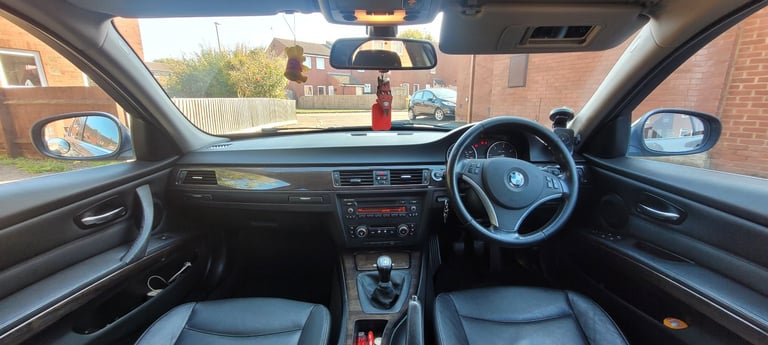 BMW, 3 SERIES, Saloon, 2011, Manual, 1995 (cc), 4 doors