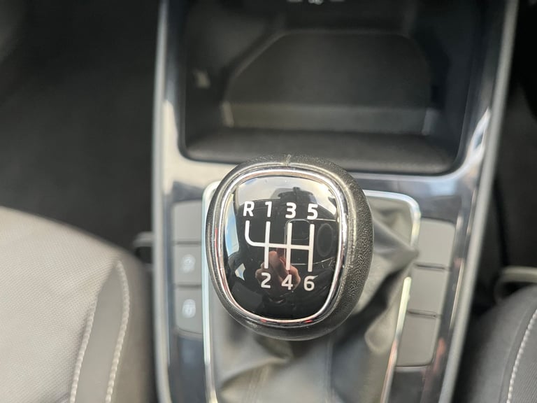 2022 (72) Skoda Fabia Colour Edition 1.0 Tsi