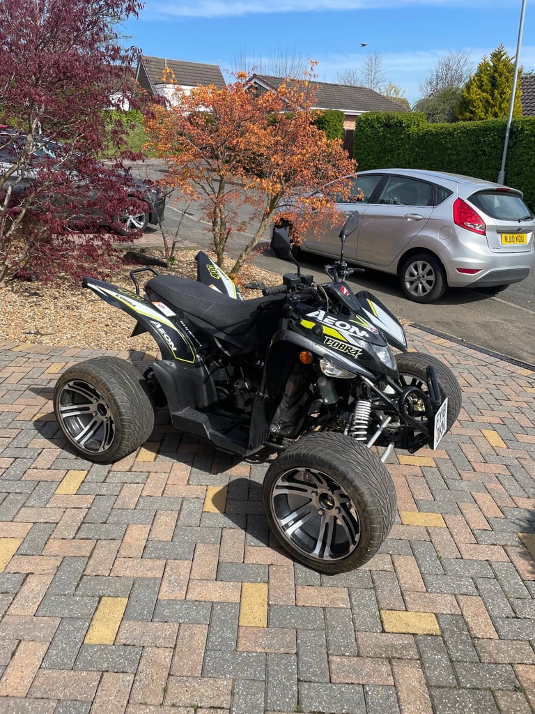 ROAD LEGAL Quad Bike Aeon Cobra 400