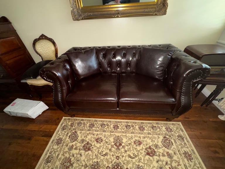 Henbury chesterfield sofa