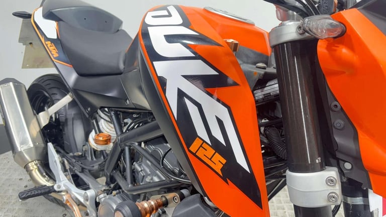 KTM Duke 2014 31K GREAT RUNNING SUPERMOTO BIKE 125CC 15BHP