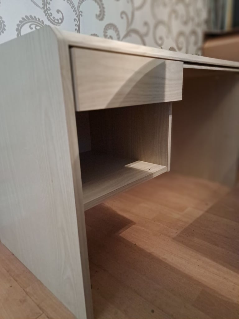 Office desk 