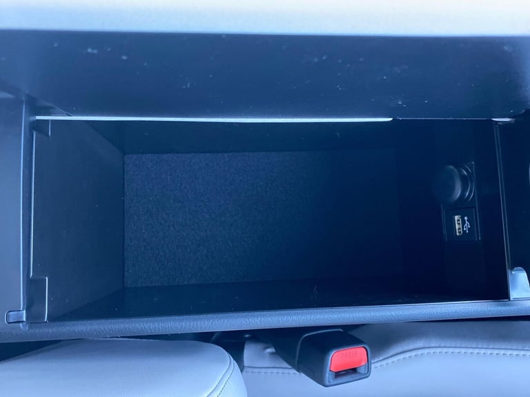 2025 Lexus UX 300e 150kW 72.8 kWh Premium Plus 5dr E-CVT SUV Electric Automatic