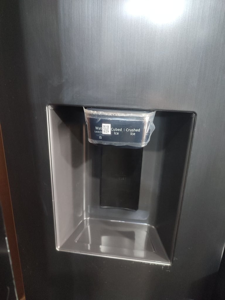 ➡️➡️NEW GRADED SAMSUNG FROST FREE AMERICAN STYLE FRIDGE FREEZER RRP £1,779 WE SELL £580!!