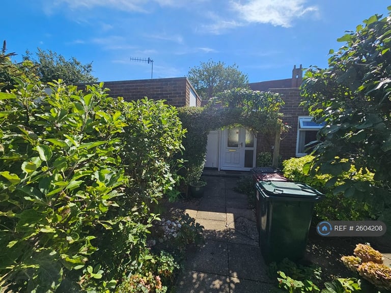 3 bedroom house in St Marys Gardens, Chichester, PO19 (3 bed) (#2604208)