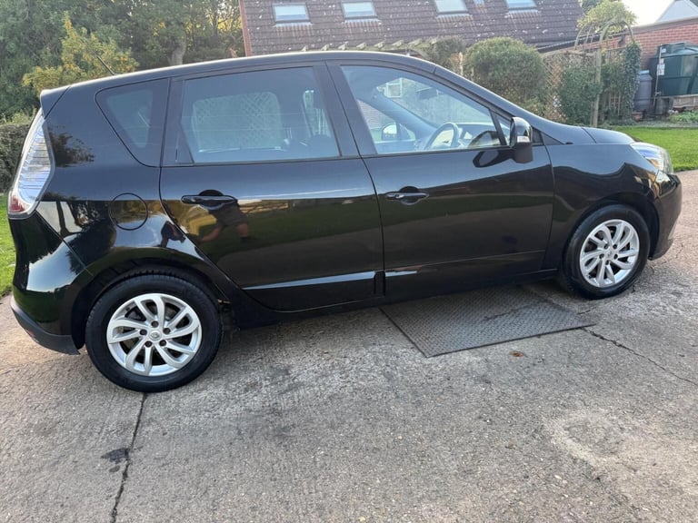 RENAULT SCENIC 1.5 dCi ENERGY Dynamique TomTom Euro 5 (s/s) 5dr 2014