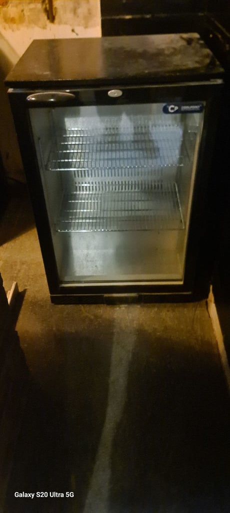 Under counter fridge 