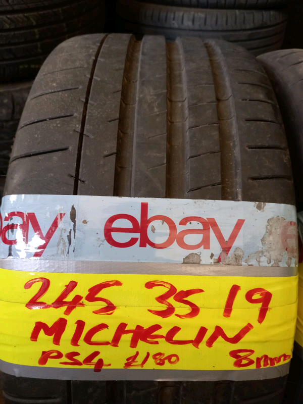 245 35 19 Michelin ps4 tyres8mm tread only£70 free fit&balance