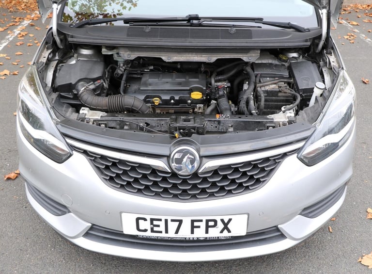 2017 Vauxhall Zafira Tourer 1.4i Turbo Design Euro 6 5dr MPV Petrol Manual