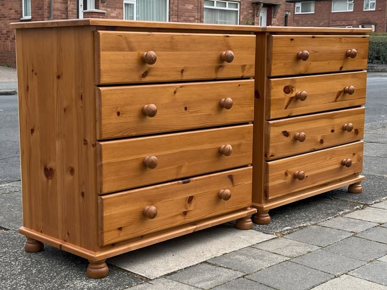 A MATCHING PAIR OF QUALITY SOLID PINE  CHESTS  OF DRAWERS