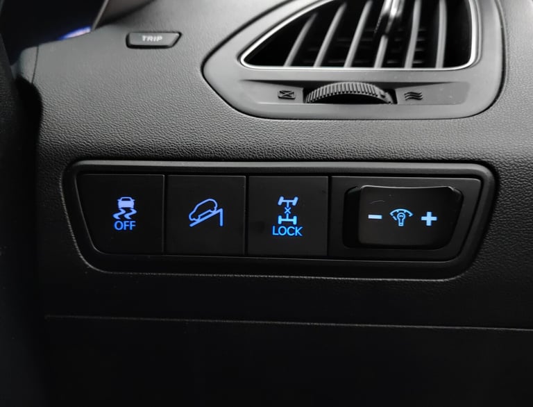 Hyundai IX35 Premium 2.0CRDI 4X4 with AUTO GEARBOX, FULL SERVICE HISTORY