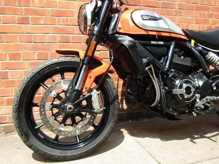 DUCATI SCRAMBLER 800 IN FANSASTIC CONDITION,VERY LOW MILES, AS ORIGINAL! 2019