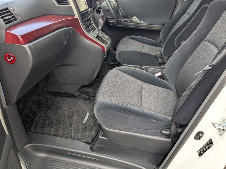2008 Toyota Alphard 3.5 V6 twin sunroofs cruise control  Petrol