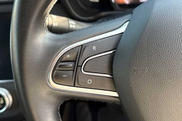 2020 Renault Kadjar 1.3 TCe Iconic SUV 5dr Petrol Manual Euro 6 (s/s) (140 ps) SUV Petrol Manual