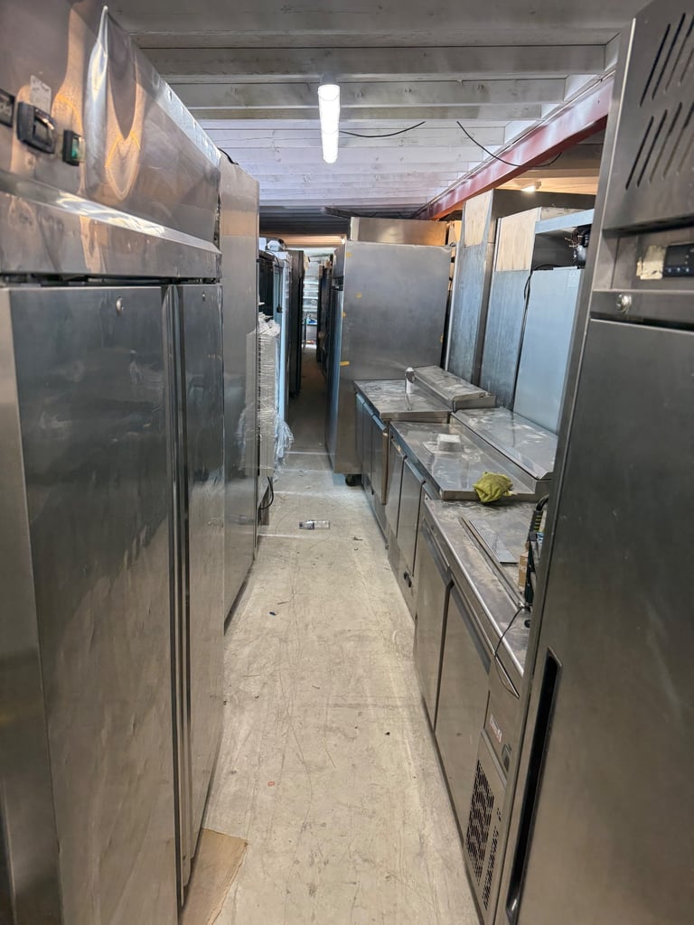 Commercial fridge freezer cafe shop restaurant takeaway chiller freezer fridge Williams foster 