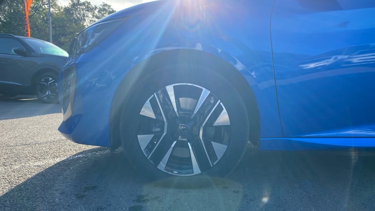 2024 Peugeot 208 50kWh E-Style Hatchback 5dr Electric Auto (7.4kW Charger) (136 ps) Hatchback Ele...