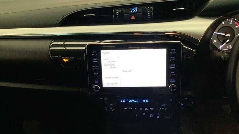 2022 Toyota Hilux Invincible D/Cab Pick Up 2.4 D-4D PICK UP DIESEL Manual