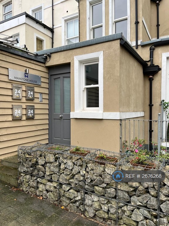 2 bedroom flat in Manstone House, Folkestone, CT20 (2 bed) (#2676268)