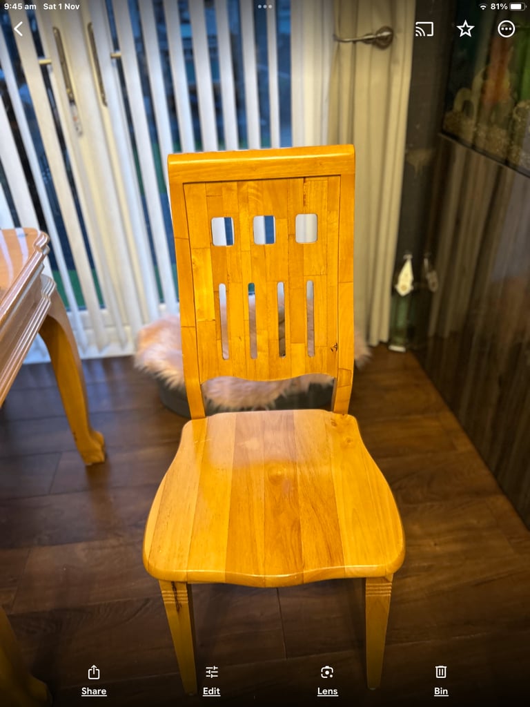 Solid wood dining table and 6 chairs x6