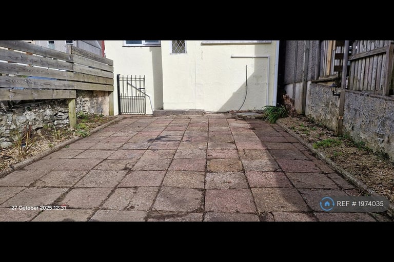 3 bedroom house in Dumfries Street, Treherbert, Treorchy, CF42 (3 bed) (#1974035)