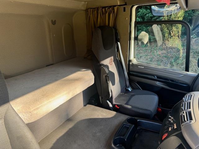 2013 DAF CF 65.220 sleeper Eurovac 1000 deep lift high volume combination tanker