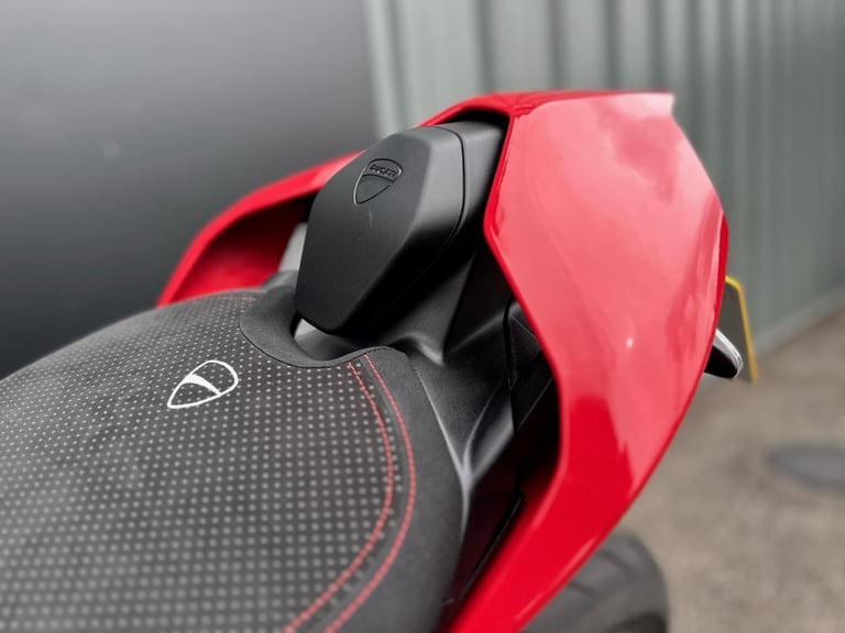 2022/71 Ducati Street Fighter V2 Motorcycle 