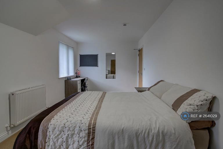7 bedroom flat in Stonemasons Close, Liverpool, L7 (7 bed) (#2641029)