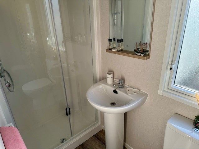 CHEAP BRAND NEW HOLIDAY HOME AT NEW BEACH, DYMCHURCH, TN29 0JX