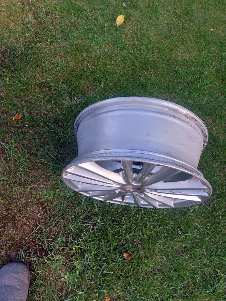 Suzuki swift sport alloy wheel 17ins  5 stud bargain