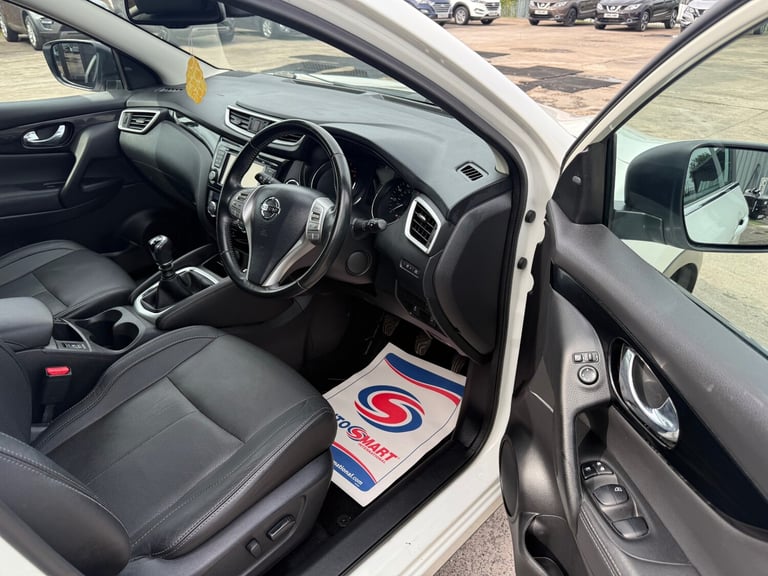 2016 Nissan Qashqai 1.5 dCi Tekna 5dr HATCHBACK Diesel Manual