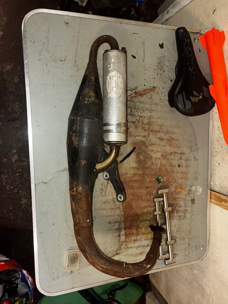 2 stroke Leo Vince exhaust 