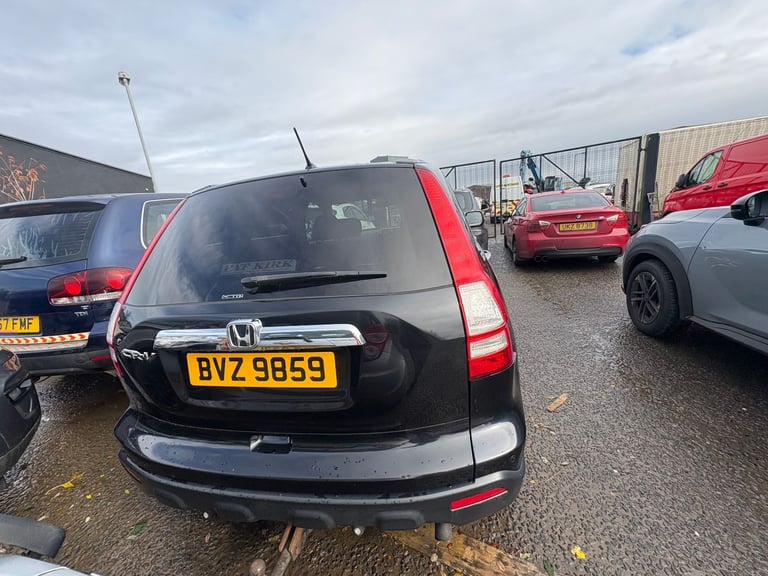 2008 Honda CR-V, 2.2 diesel, breaking for parts only, all parts available. 