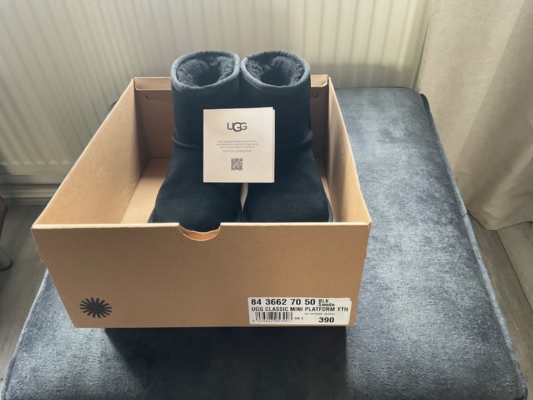 UGG BOOTS