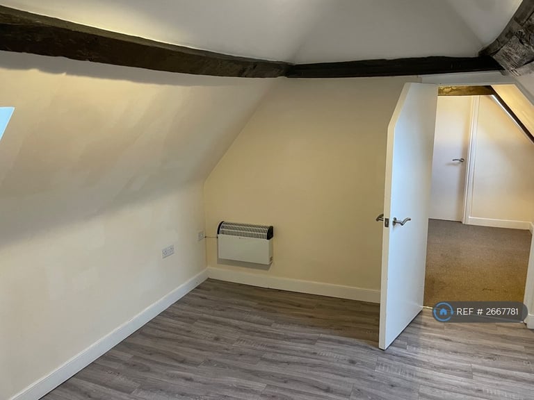 1 bedroom flat in Cambridge Street, Wellingborough, NN8 (1 bed) (#2667781)