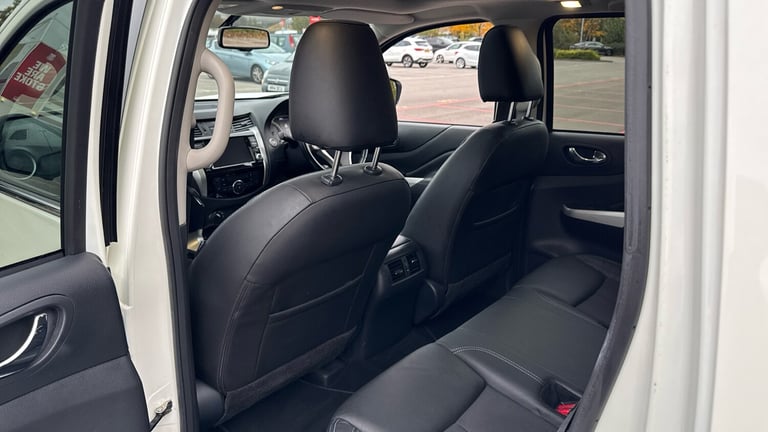 2021 Nissan Navara Double Cab Pick Up N-Guard 2.3dCi 190 TT 4WD Auto PICK UP DIESEL Automatic