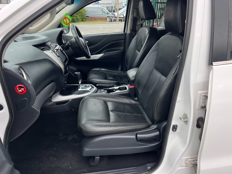 2019 NISSAN NAVARA Double Cab Pick Up Tekna 2.3dCi 190 4WD Auto LEATHER 101k