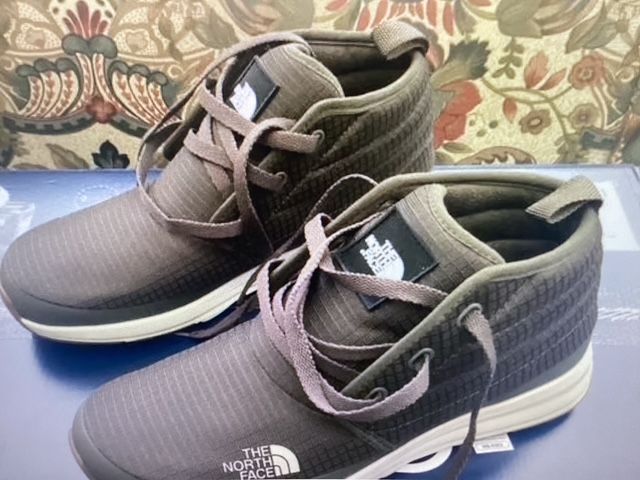 image for The North Face Waterproof Brand New Unisex Holiday Hiking RARE Boots Size 7 XMAS 