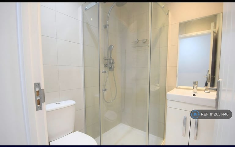 image for Studio flat in Pinnerview, Harrow, HA1 (#2651448)