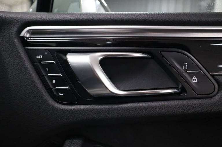 2019 D PORSCHE MACAN 3.0T V6 S SUV 5DR PETROL PDK 4WD EURO 6 (S/S) (354 PS)