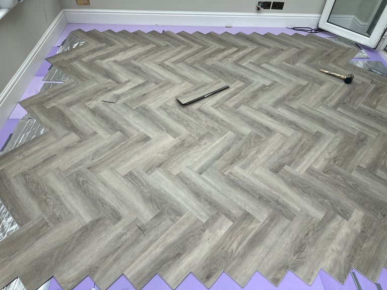 Laminate Herringbone Vinyl LVT Flooring Furniture Assembly Paint Wallpaper Wall Panelling 