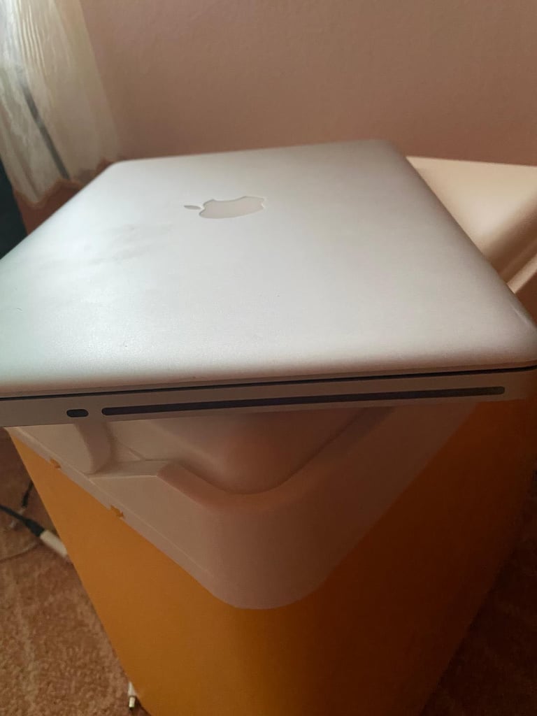 MacBook Pro (13-inch)
