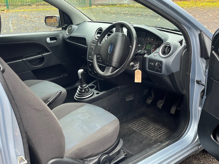 FORD FIESTA 1.2 ZETEC LOW MILES