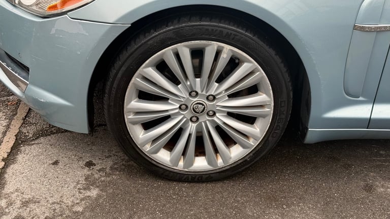 2011 Jaguar XF 3.0d V6 Premium Luxury 4dr Auto SALOON Diesel Automatic