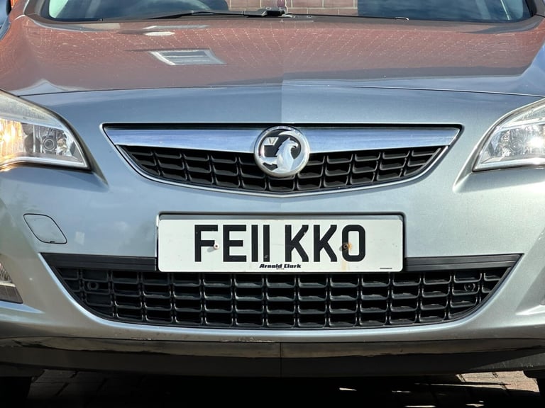 2011 Vauxhall Astra 1.4 16v Exclusiv Euro 5 5dr HATCHBACK Petrol Manual