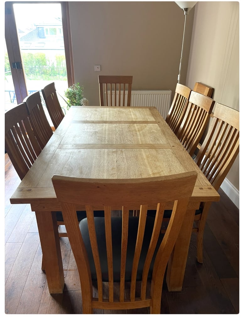Solid Oak Dining Table with 2 Extension leafs & Chairs - seats 10 - 12