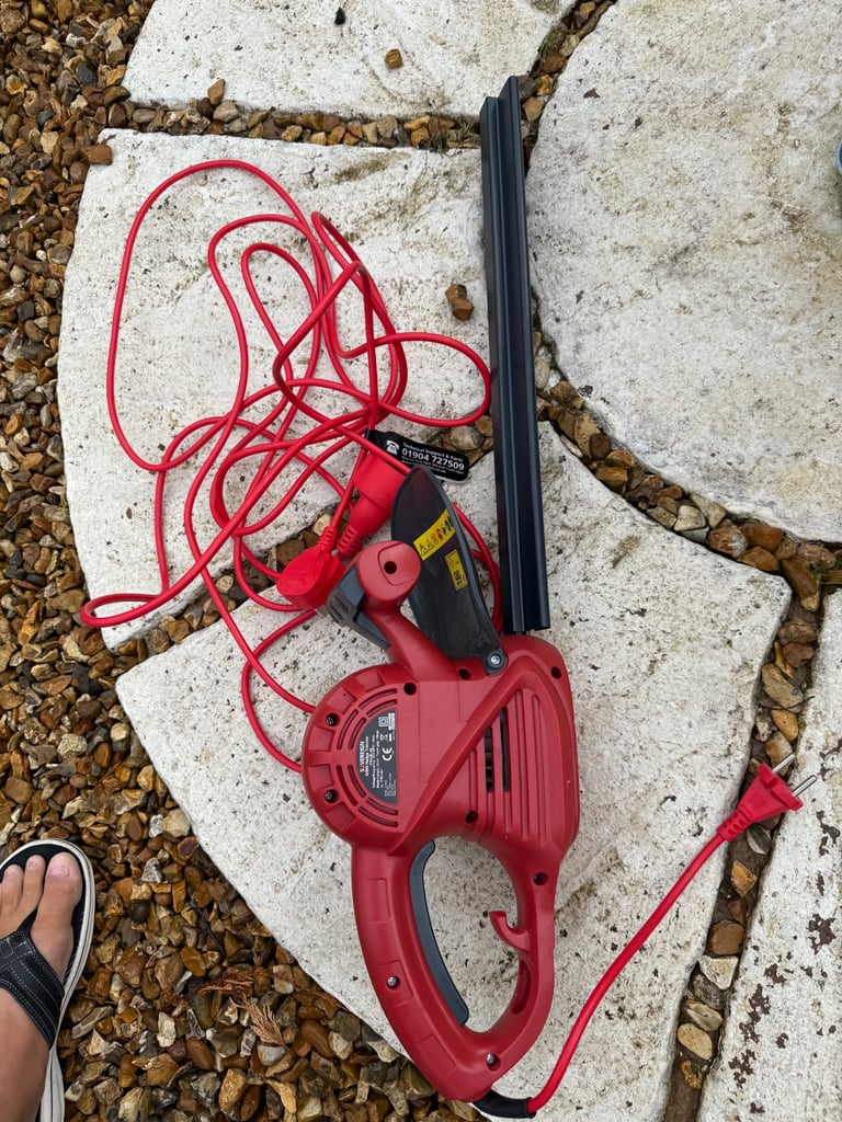 sovereign 400w hedge trimmer 