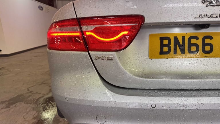 2016 Jaguar XE 2.0d [180] R-Sport 4dr Auto SALOON DIESEL Automatic