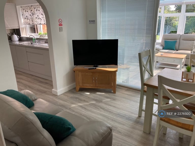 3 bedroom house in The Roundmeade, Maghull, L31 (3 bed) (#2376920)