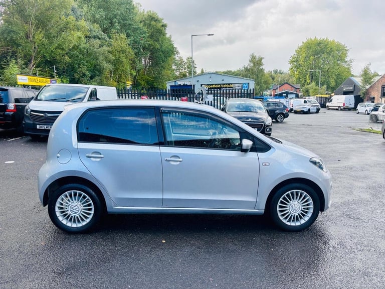 VOLKSWAGEN UP 1.0 High up! 2014