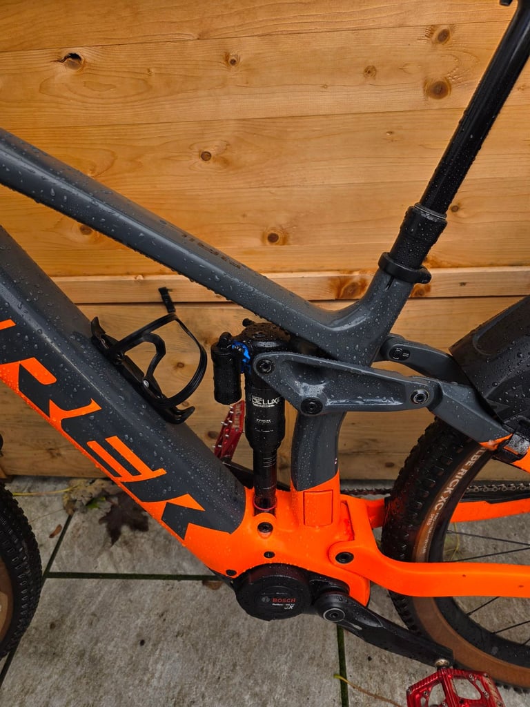 2021 Trek Rail 9.8 xt full carbon electric bike - 2nd battery,  spare tyres, rear rack..